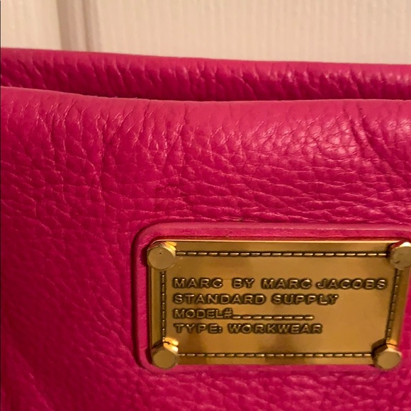 Marc by Marc Jacobs Small Crossbody in Magenta - Picture 6 of 7